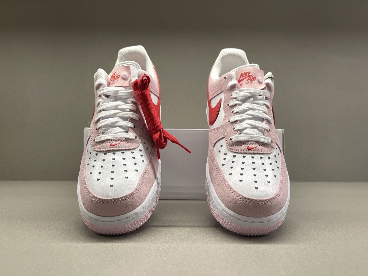 Nike Nike Air Force 1 Low ‘07 QS Valentine’s Day Love Letter Size US 8.5 / EU 41-42 - 5 Thumbnail