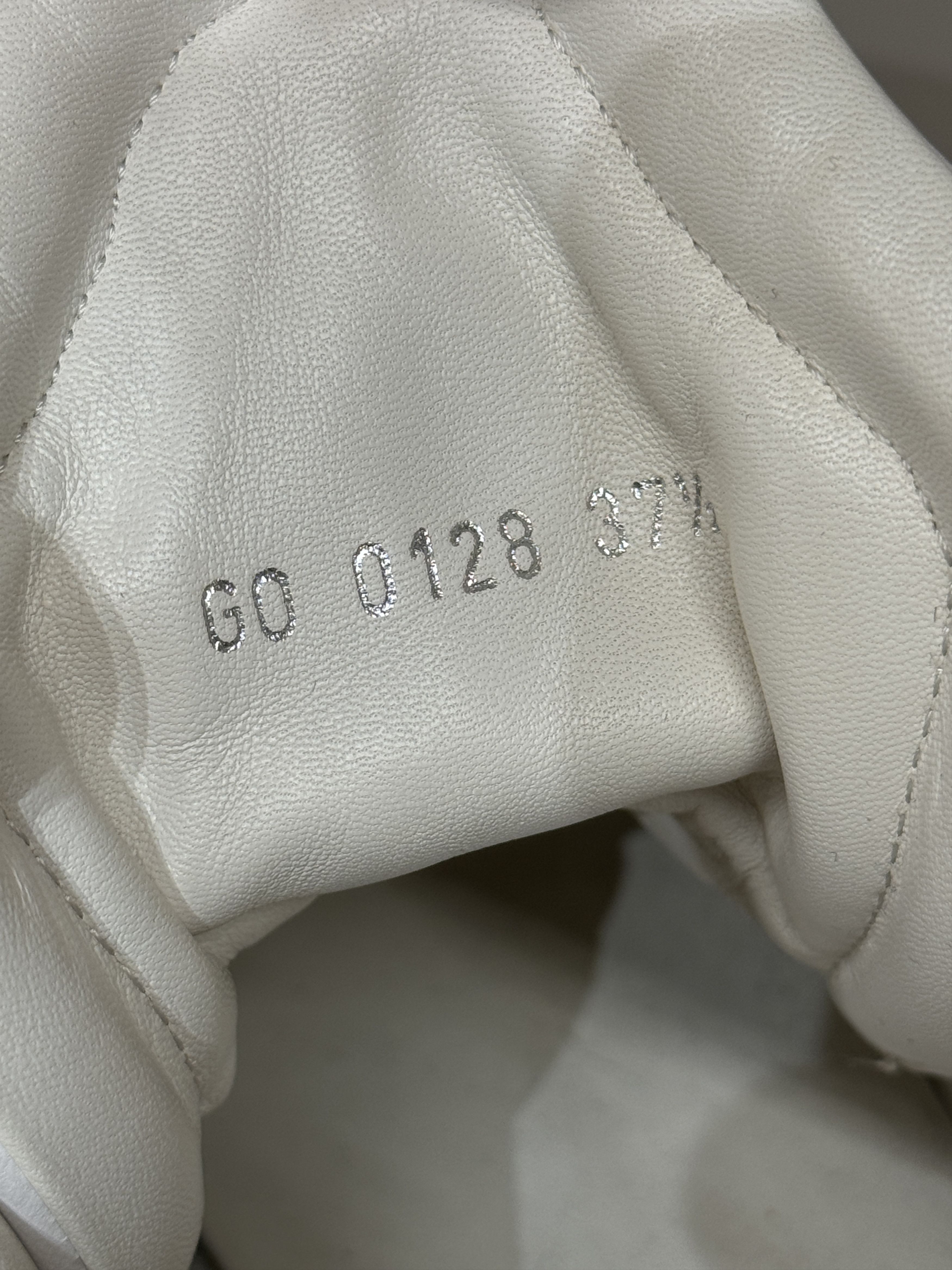 Louis Vuitton Louis Vuitton Archlight sneakers monogram white Size US 7.5 / IT 37.5 - 4 Thumbnail