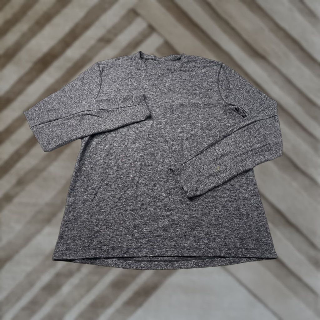 Lululemon Lululemon Shirt Mens Large Gray Surge Warm Running Workout Stretch Logo Size US L / EU 52-54 / 3 - 1 Thumbnail