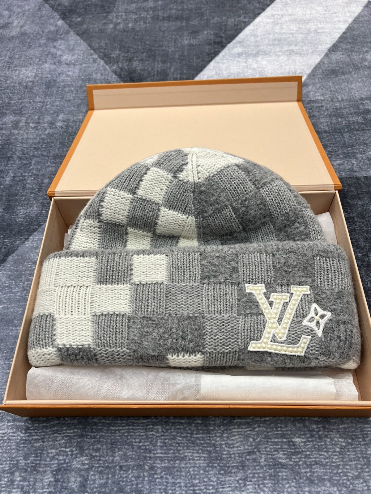 Louis Vuitton Louis Vuitton Pearls Beanie Size ONE SIZE - 1 Thumbnail