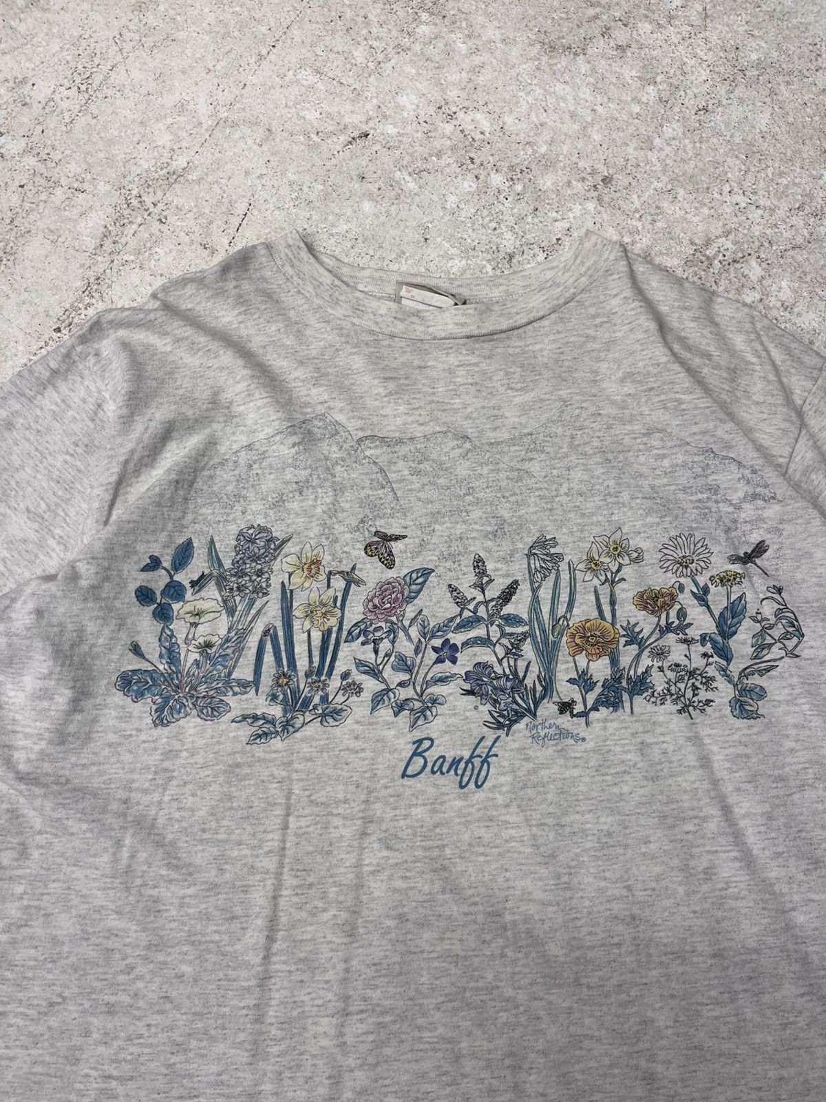 Vintage Vintage single stitch light grey flower tee Size US XL / EU 56 / 4 - 1 Thumbnail