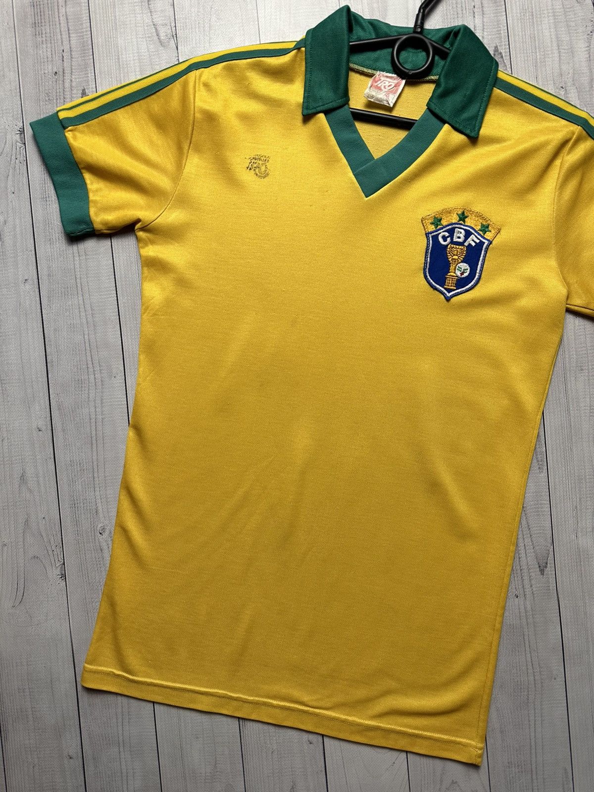 Soccer jersey vintage rare popular Brazil size M