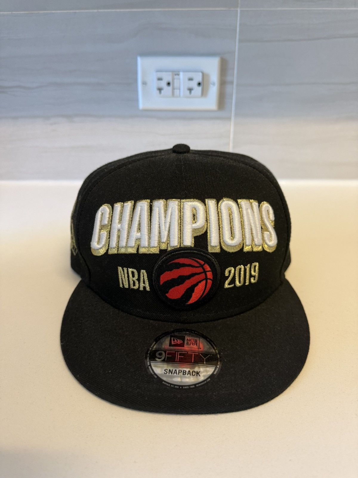 New Era Toronto Raptors 2019 NBA Championship Hat Size ONE SIZE - 2 Thumbnail