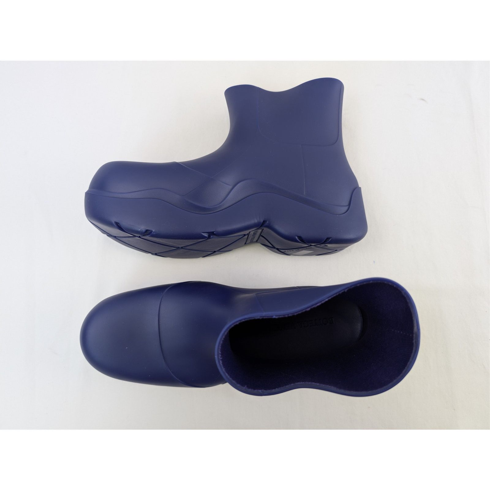 Bottega Veneta o1rshd1 Matt Rubber Puddle Ankle Boot in Unicorn Size US 10 / EU 43 - 1 Thumbnail