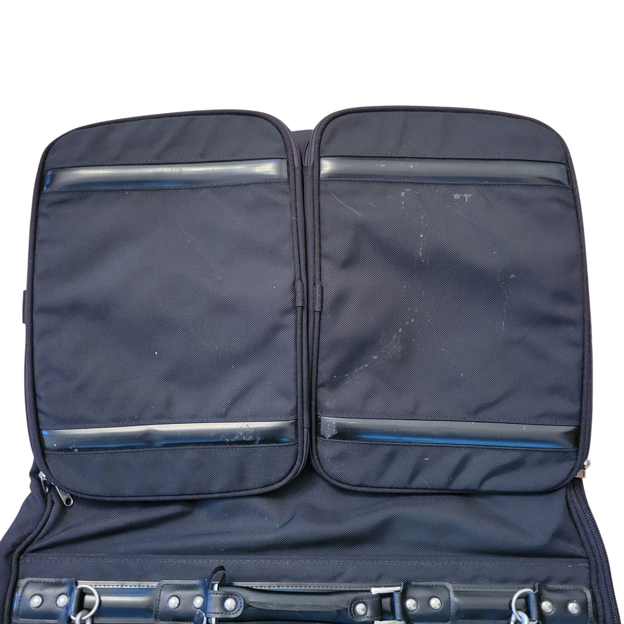 Samsonite Black Nylon Garment Bag Shoulder Strap Overnight C