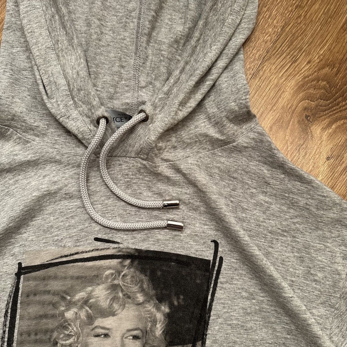 Dolce & Gabbana × Vintage 2011 Dolce Gabbana "Marilyn Monroe" Y2k Grey Hoodie Size US M / EU 48-50 / 2 - 4 Thumbnail