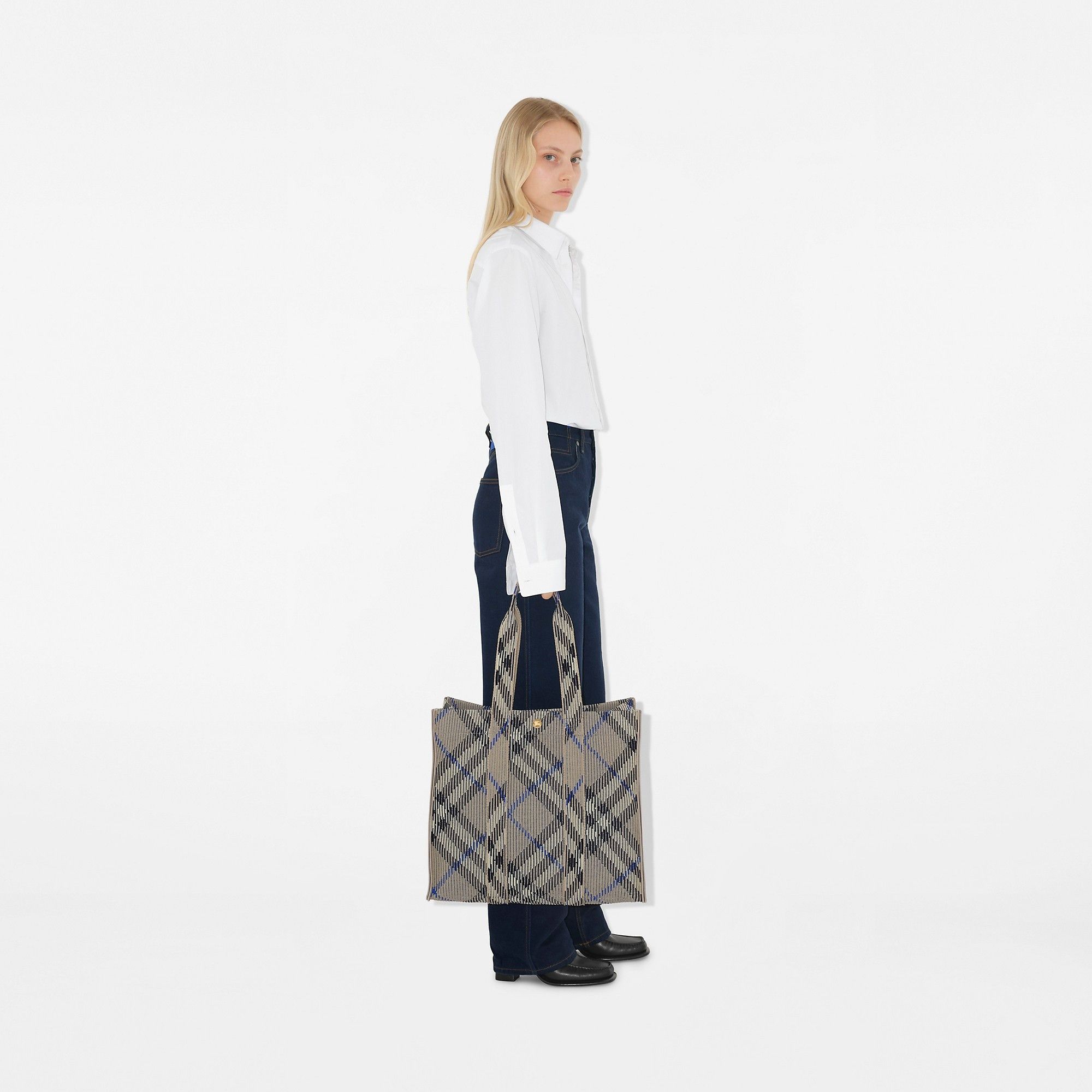 Burberry o1w1db10226 Size: OS / Medium Check Knitted Tote Bag Size ONE SIZE - 3 Thumbnail