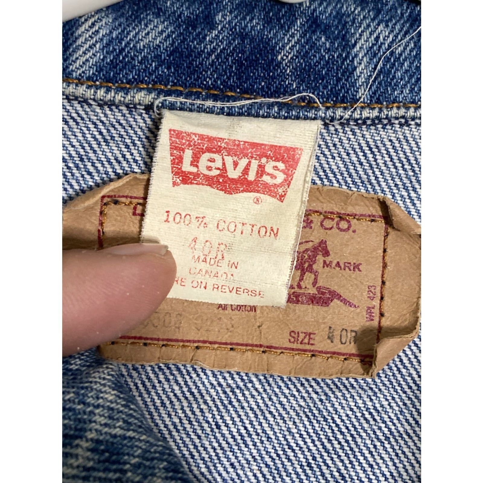 Levi's Vintage Levi's Denim Jacket Mens 40R Blue Trucker 70506 Medium M Canada 90s 21x25 Size US XXS / EU 40 - 3 Thumbnail