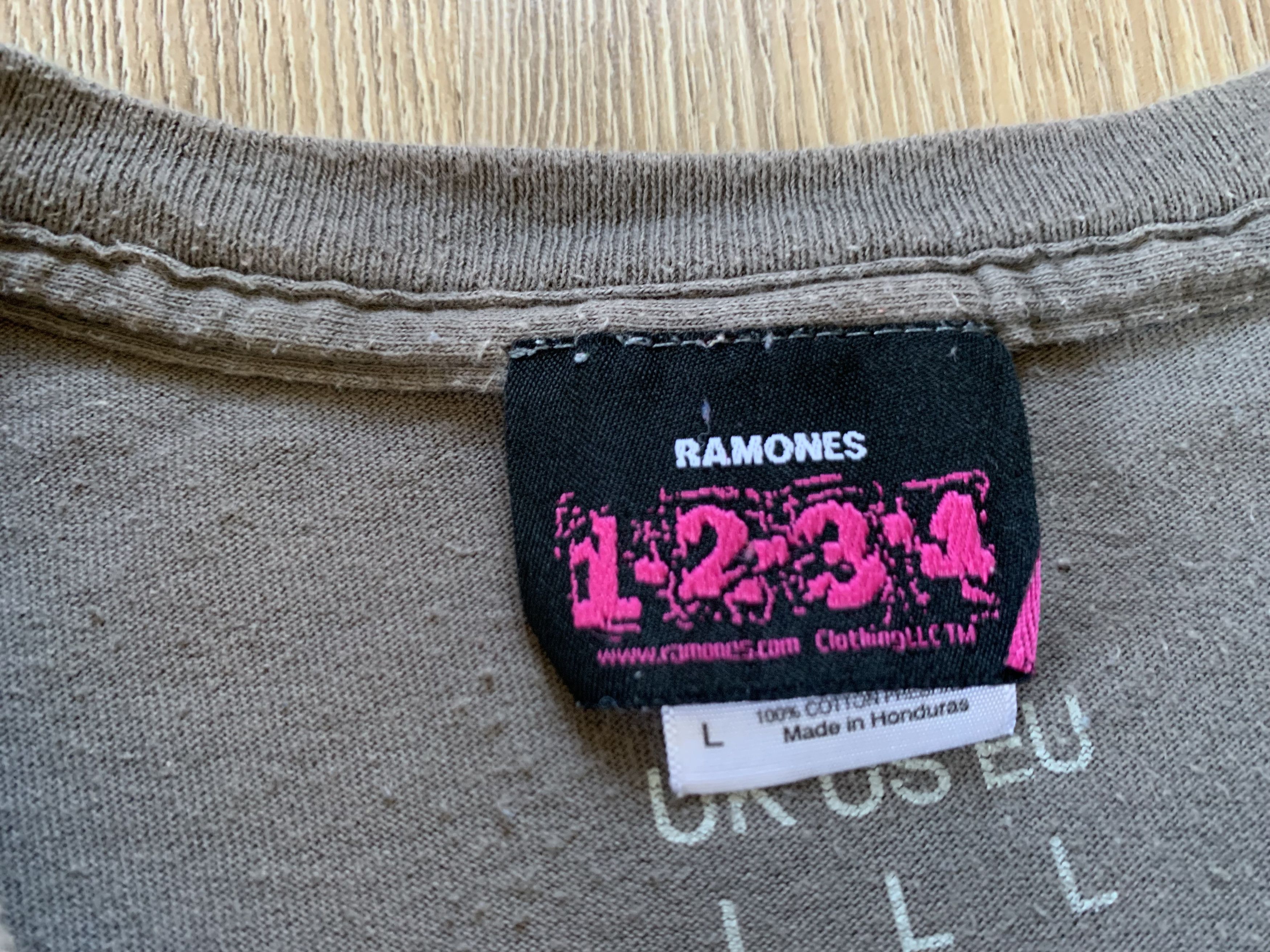 Band Tees × Vintage Rare Vintage Ramones Big Logo T Shirt Size US L / EU 52-54 / 3 - 6 Thumbnail
