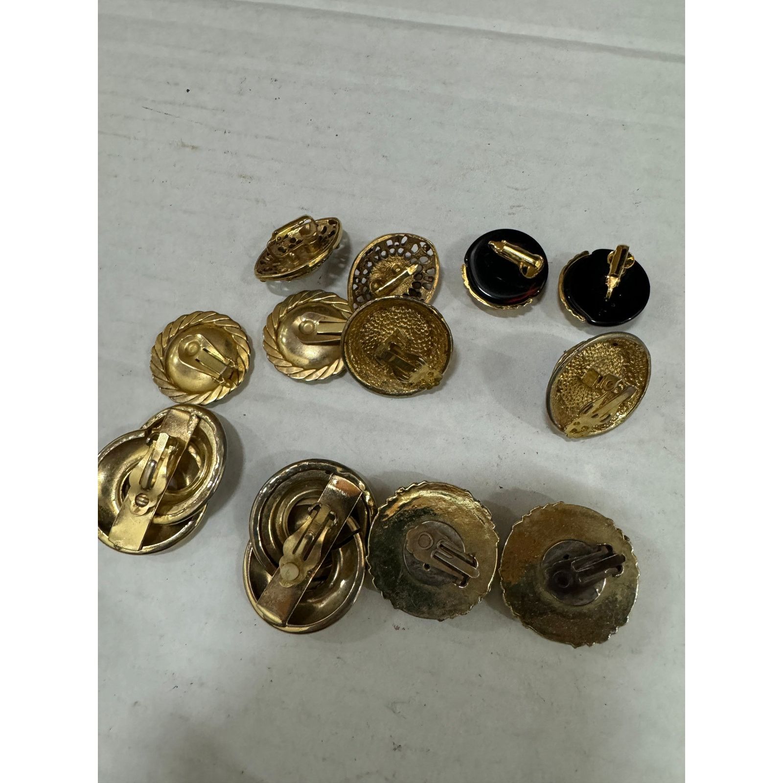 Vintage 6 Pairs - Vintage Clip on Earrings - Gold Tone Size ONE SIZE - 4 Thumbnail