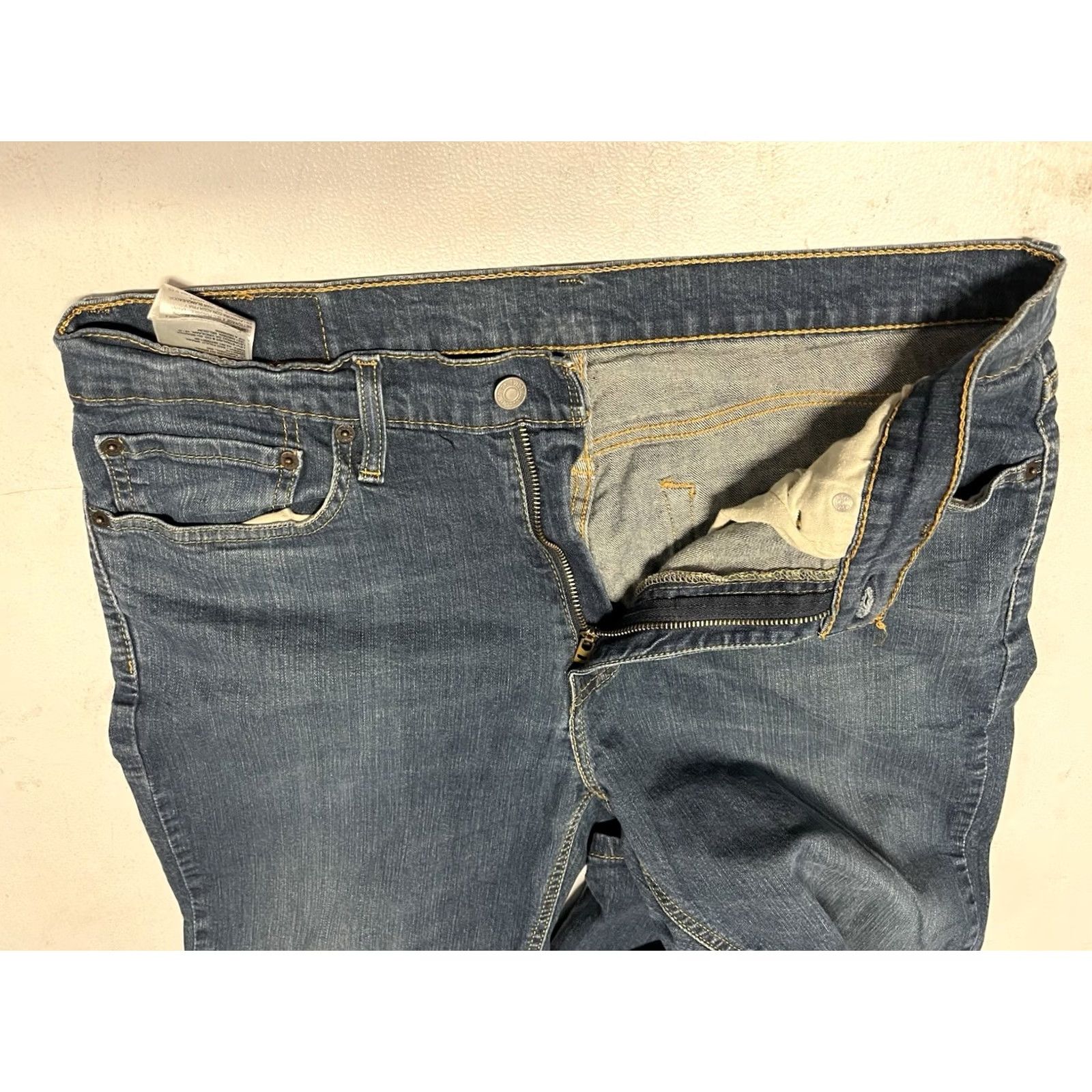 Levi's Levi's 541 Athletic Jeans Men's Dark Wash Blue Denim Stretch 35x32 Button Zipper Logo Size US 35 - 5 Thumbnail