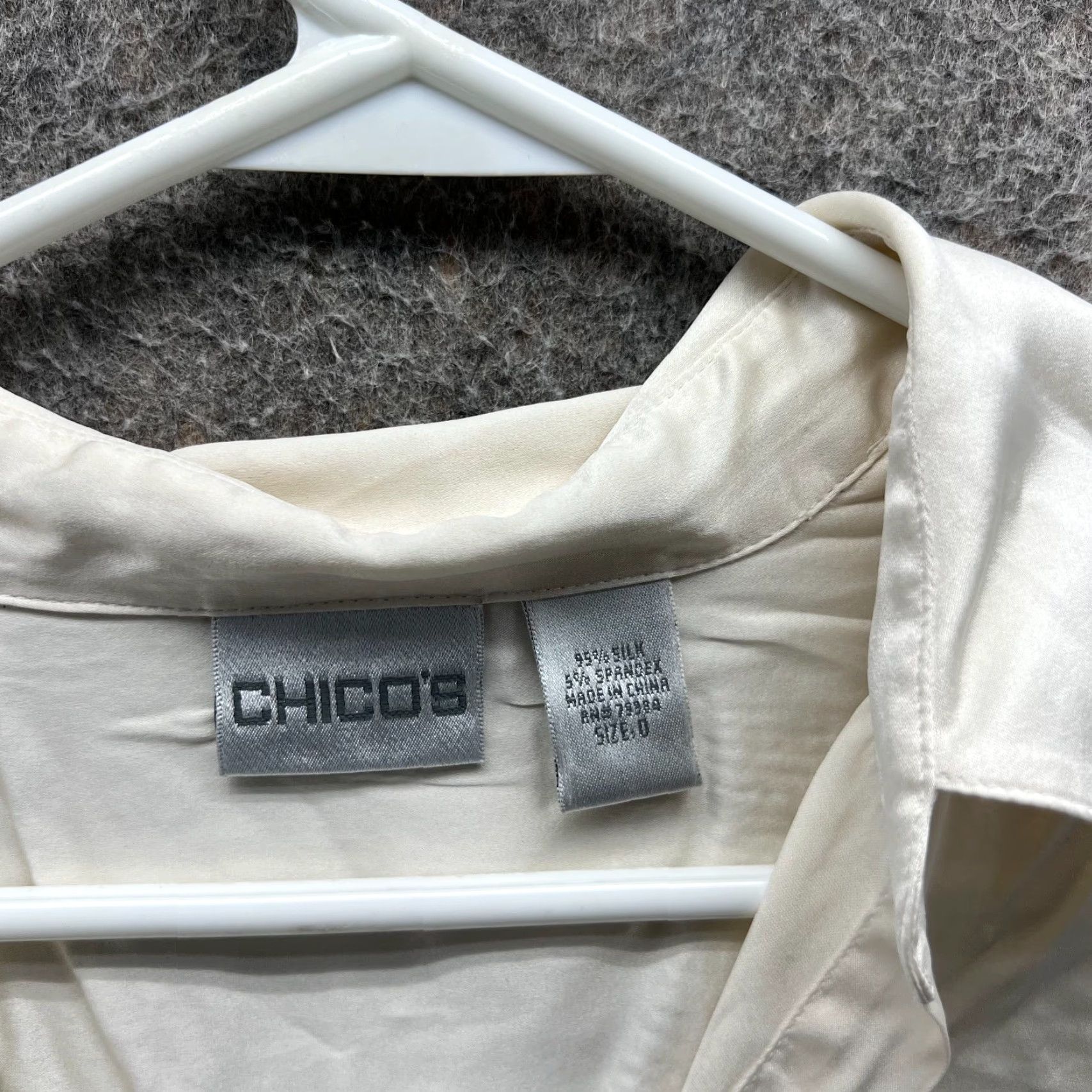 Vintage Chico's Shirt Dress Womens Small Beige Silk Satin Button Down Long Sleeve Casual Knee Length) Size S / US 4 / IT 40 - 7 Thumbnail