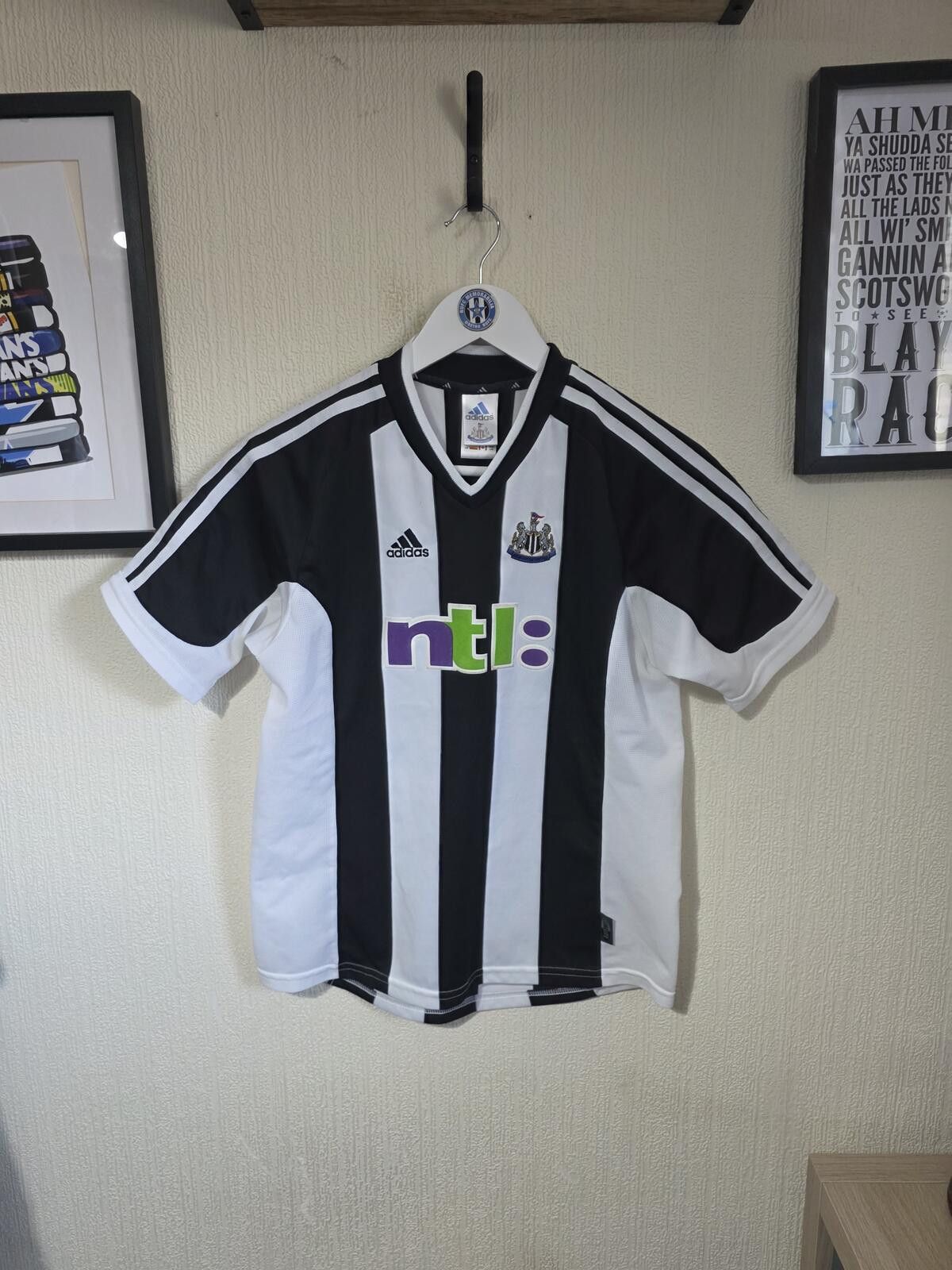 Other Newcastle United 2001/03 Adidas Home Shirt - Youths Size US XS / EU 42 / 0 - 1 Thumbnail
