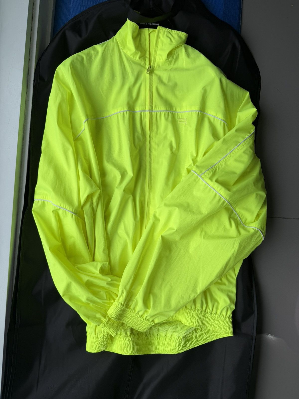 Balenciaga Balenciaga Sporty B Neon yellow windbreaker jacket Size US S / EU 44-46 / 1 - 2 Thumbnail