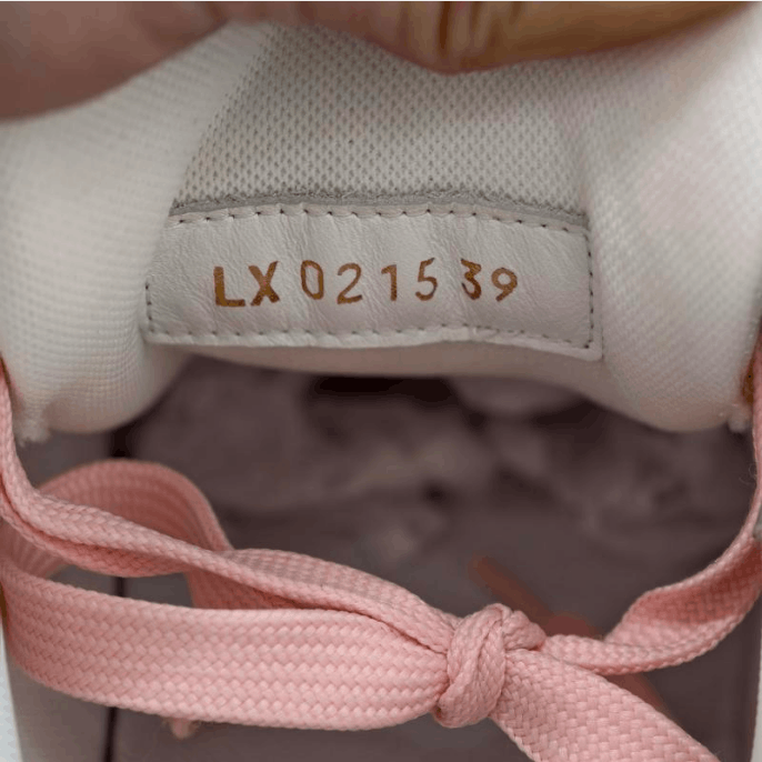 Louis Vuitton Louis Vuitton Low-Top Sneakers Size US 9 / IT 39 - 2 Thumbnail