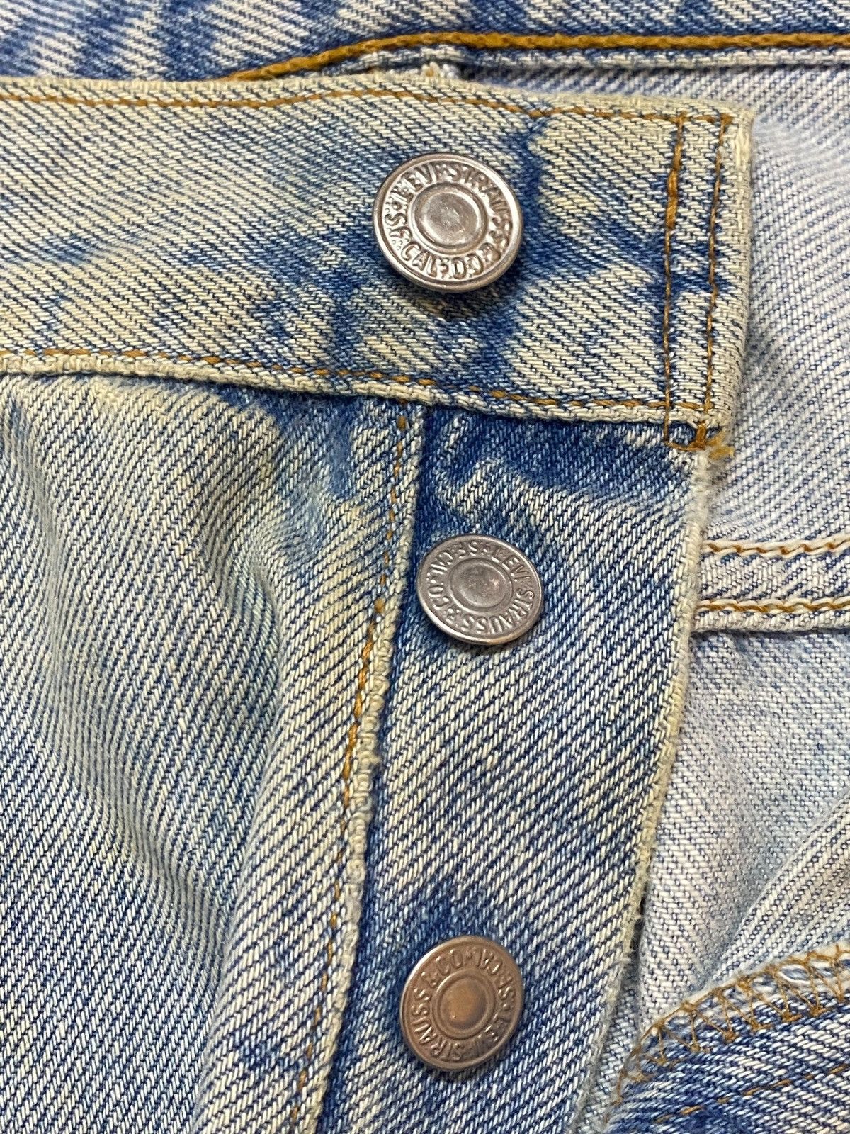 Levi's Vintage Clothing Vintage levis 501 90’s Grunge Distressed Loose Jeans Size US 34 / EU 50 - 13 Thumbnail