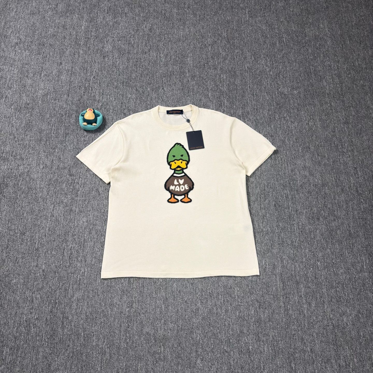 Louis Vuitton LV Nigo Beige Duck Knit Short Sleeve Size US M / EU 48-50 / 2 - 1 Thumbnail