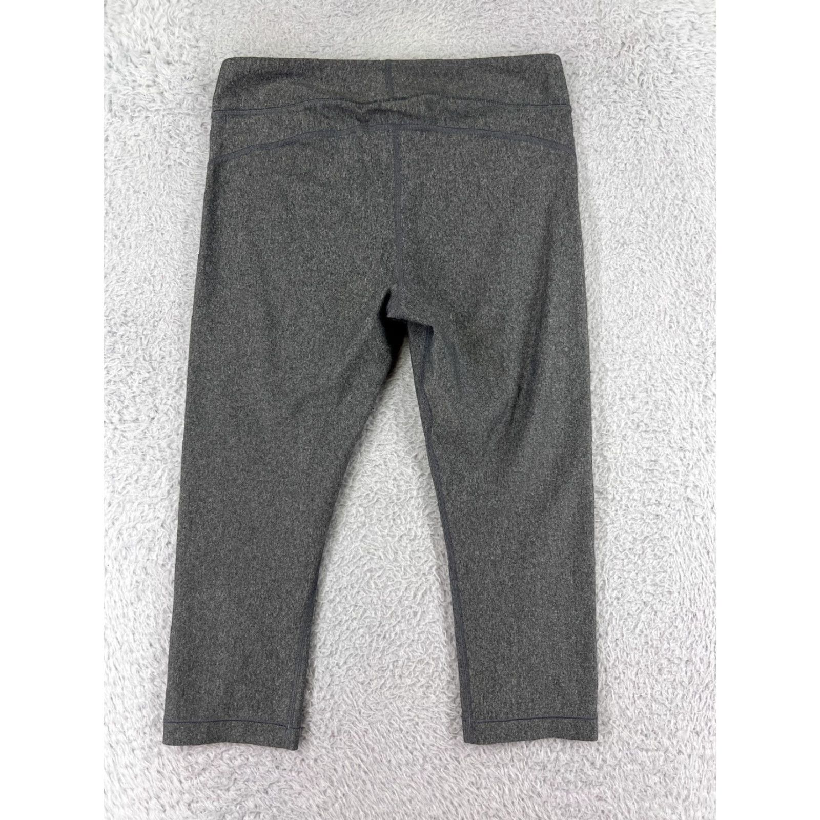 Under Armour Under Armor Leggings Womens M Gray Crop Capri Athletic Polyester Blend Yoga Size 32" / US 10 / IT 46 - 2 Thumbnail