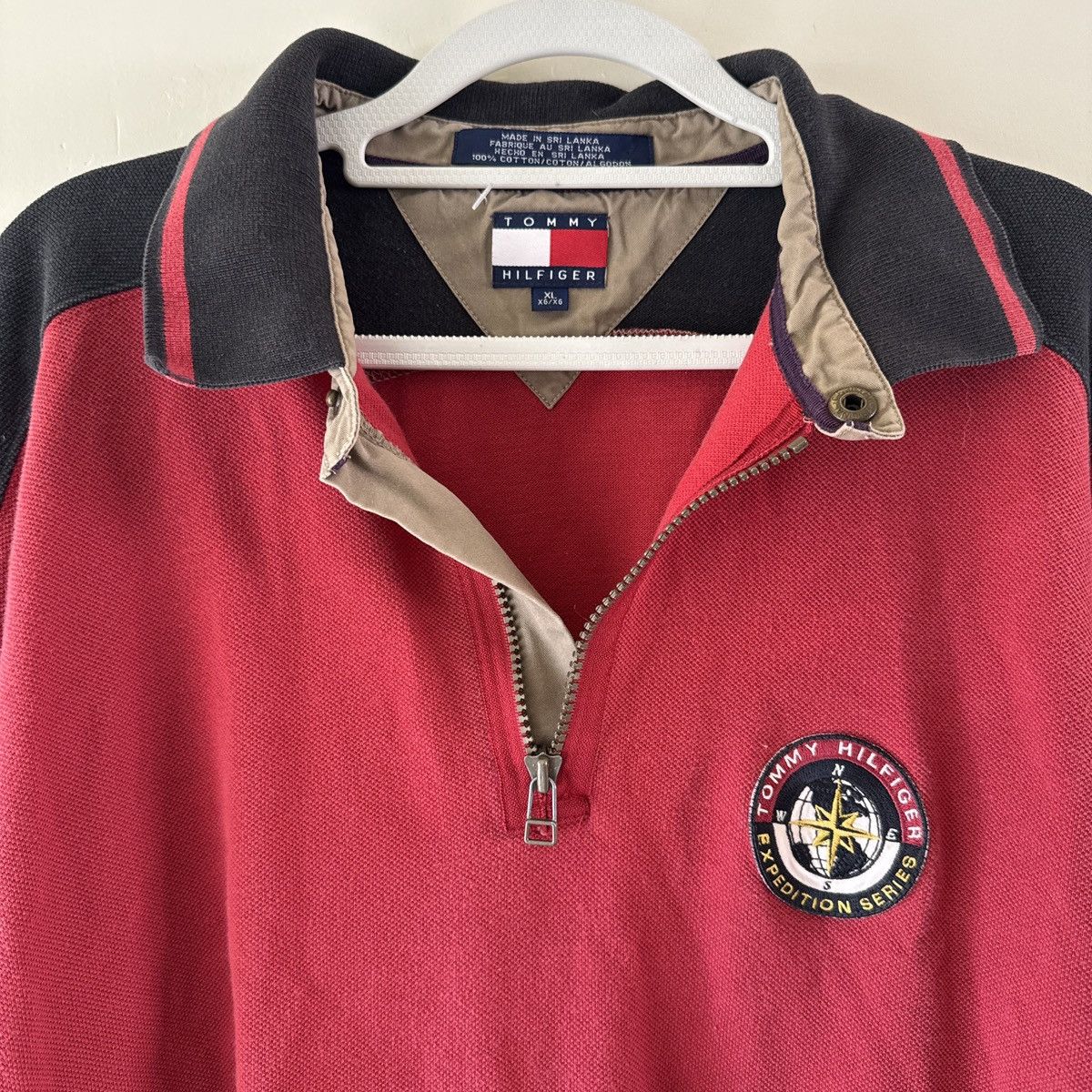Tommy Hilfiger Rare Tommy Hilfiger Expedition Series Polo Size US XL / EU 56 / 4 - 1 Thumbnail