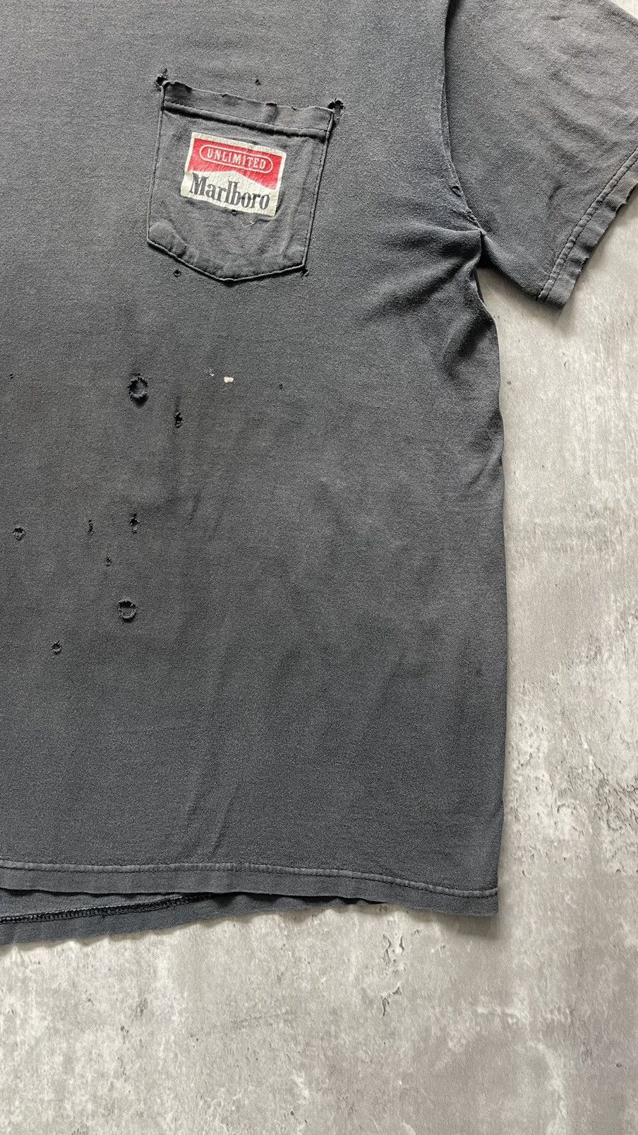 Band Tees × Vintage VINTAGE 1990S FADED MARLBORO POCKET TEE Size US XL / EU 56 / 4 - 3 Thumbnail
