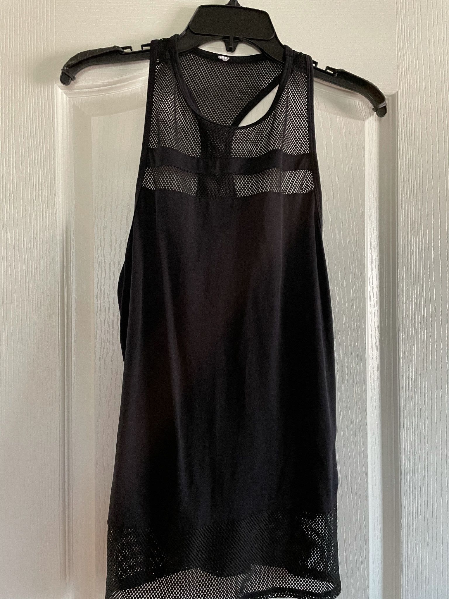 Fabletics Fabletics Black Mesh Racerback Workout Top Size S / US 4 / IT 40 - 1 Thumbnail