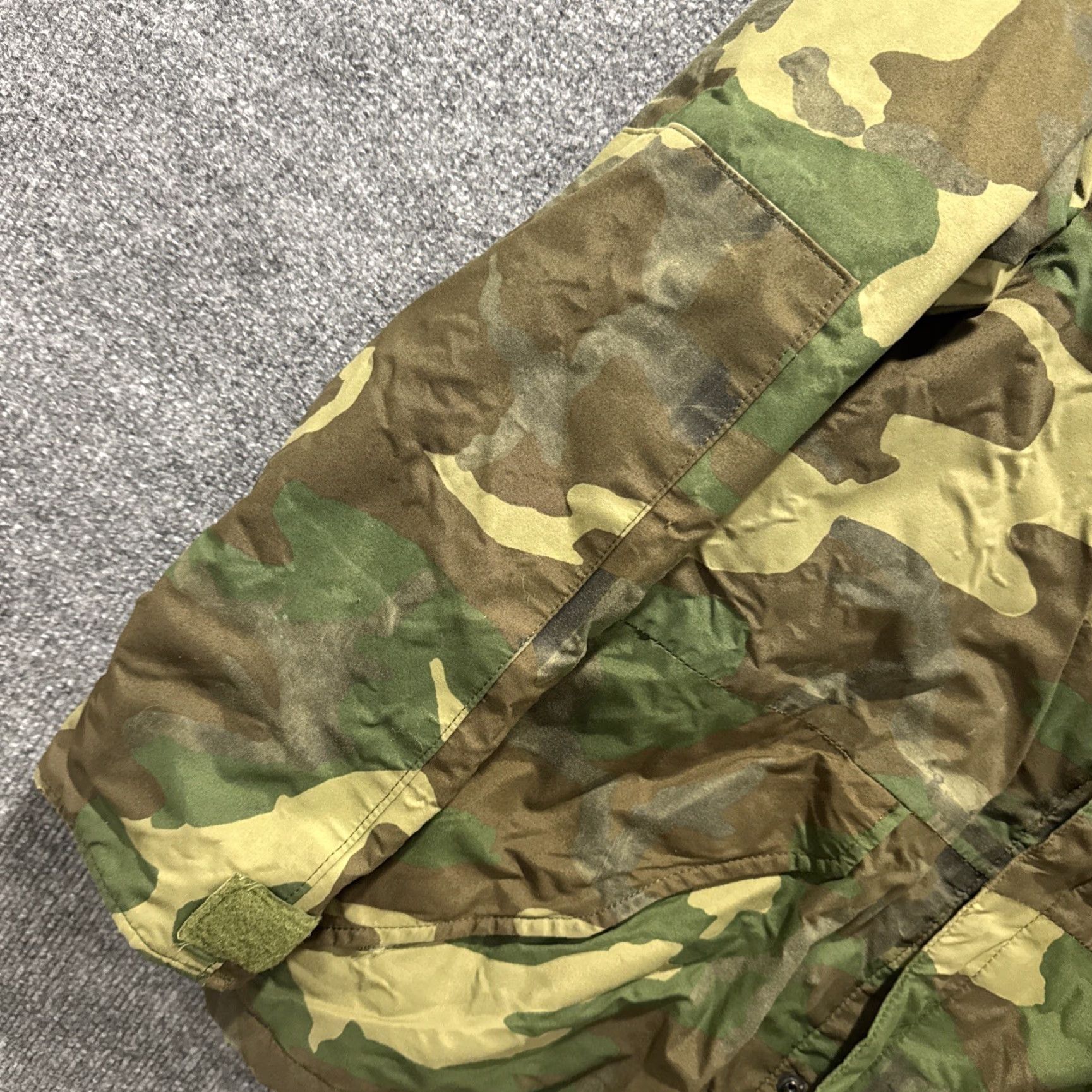 Vintage VINTAGE U.S. Military Parka Jacket CAMOUFLAGE Short Medium Damaged Men's NYLON Camo Parka Short Damaged Size US 31 - 2 Thumbnail