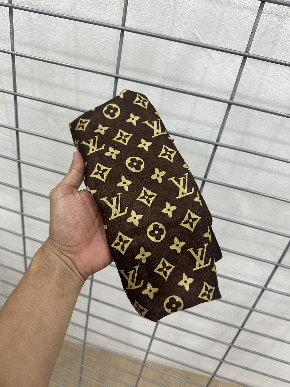 Other Rare And Beautiful Louis Vuitton Monogram Bandana/Scarf Size ONE SIZE - 3 Thumbnail