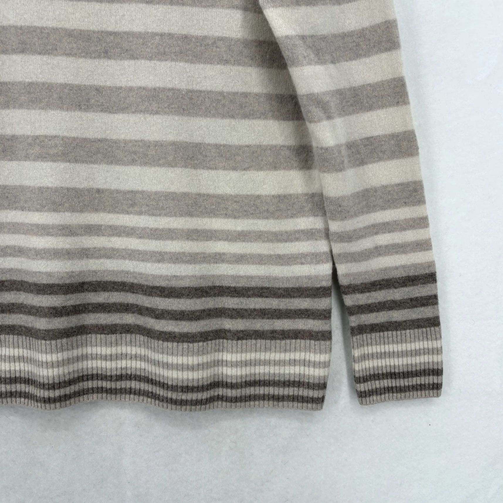 Vintage Max Studio Sweater Womens Medium Gray Stripe Mock Neck 100% Cashmere Knit Cozy Size M / US 6-8 / IT 42-44 - 3 Thumbnail