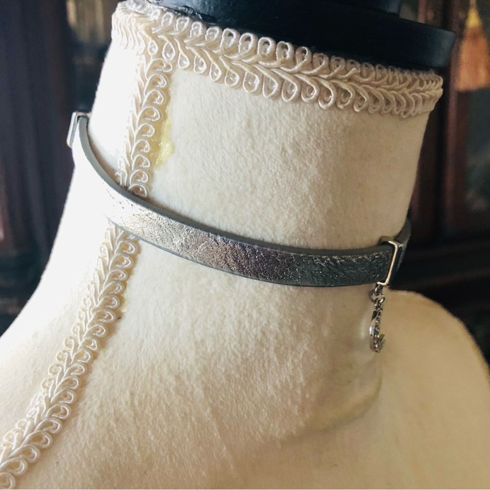 Jewelry Jessica Simpson silver leather sparkle moon choker necklace Size ONE SIZE - 3 Thumbnail