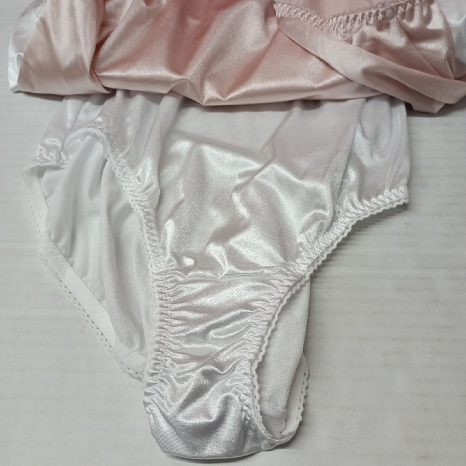 Other Vanity Fair Light Control Undershapers 3 Pack Briefs M/6 Size ONE SIZE - 2 Thumbnail