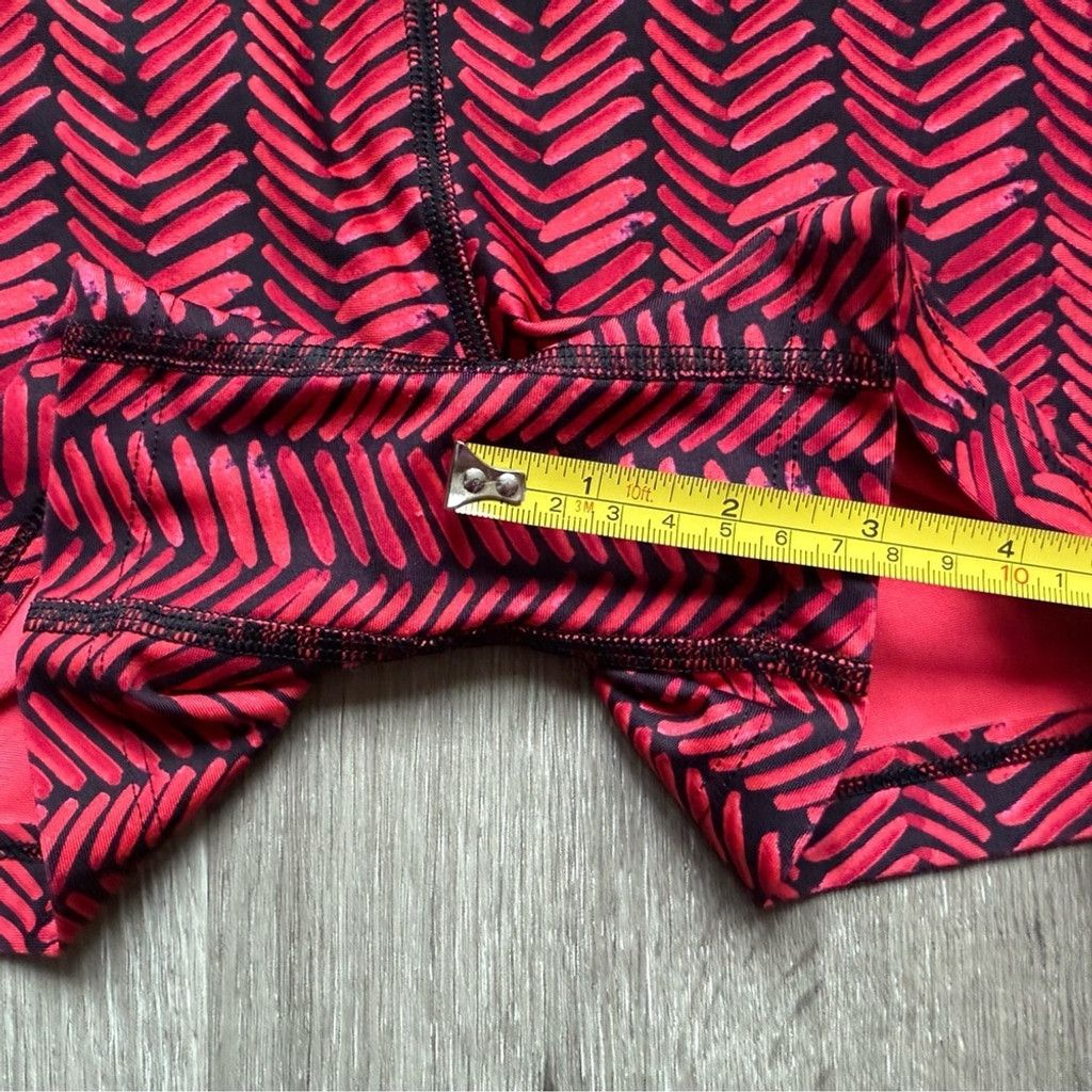 Under Armour Under Armour Pink and Black Athletic Shorts Size 26" / US 2 / IT 38 - 6 Thumbnail