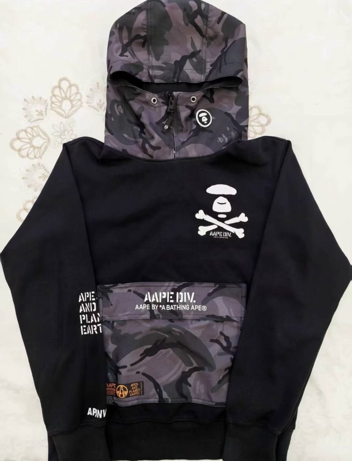 Bape BAPE OG Nigo era black and gray paneled sweatshirt Size US M / EU 48-50 / 2 - 1 Thumbnail