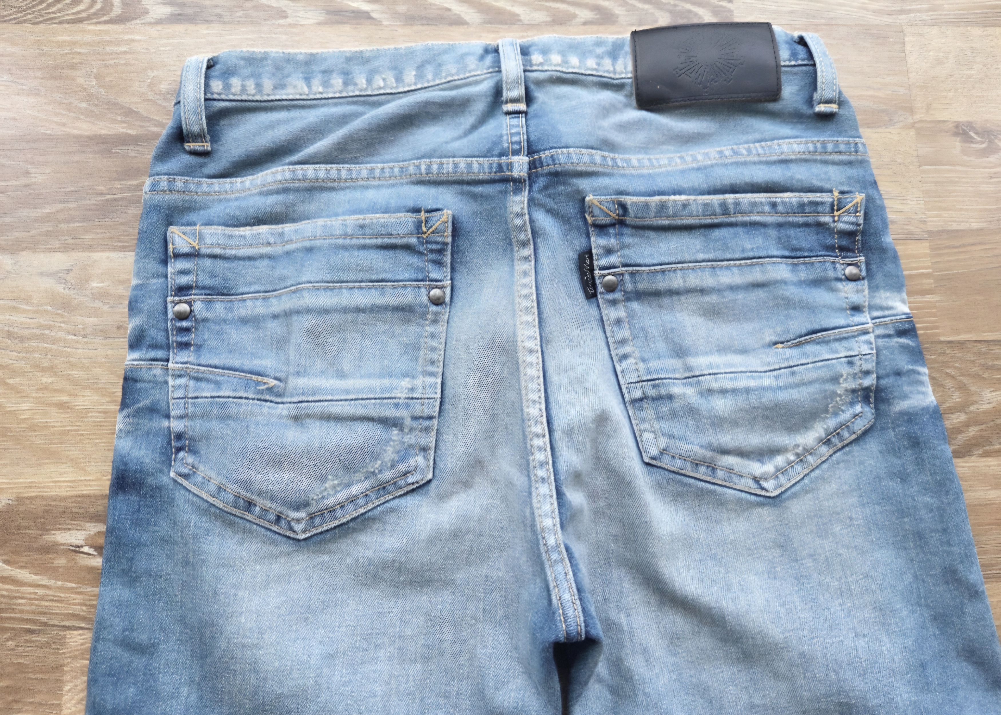 Tornado Mart Distreesed Tornado Mart Japan Stone Wash Faded Jeans Size 28" / US 6 / IT 42 - 7 Thumbnail