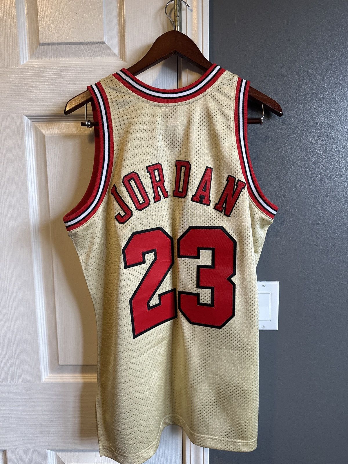 Michael Jordan Chicago Bulls #23 Hardwood Classics - Gold