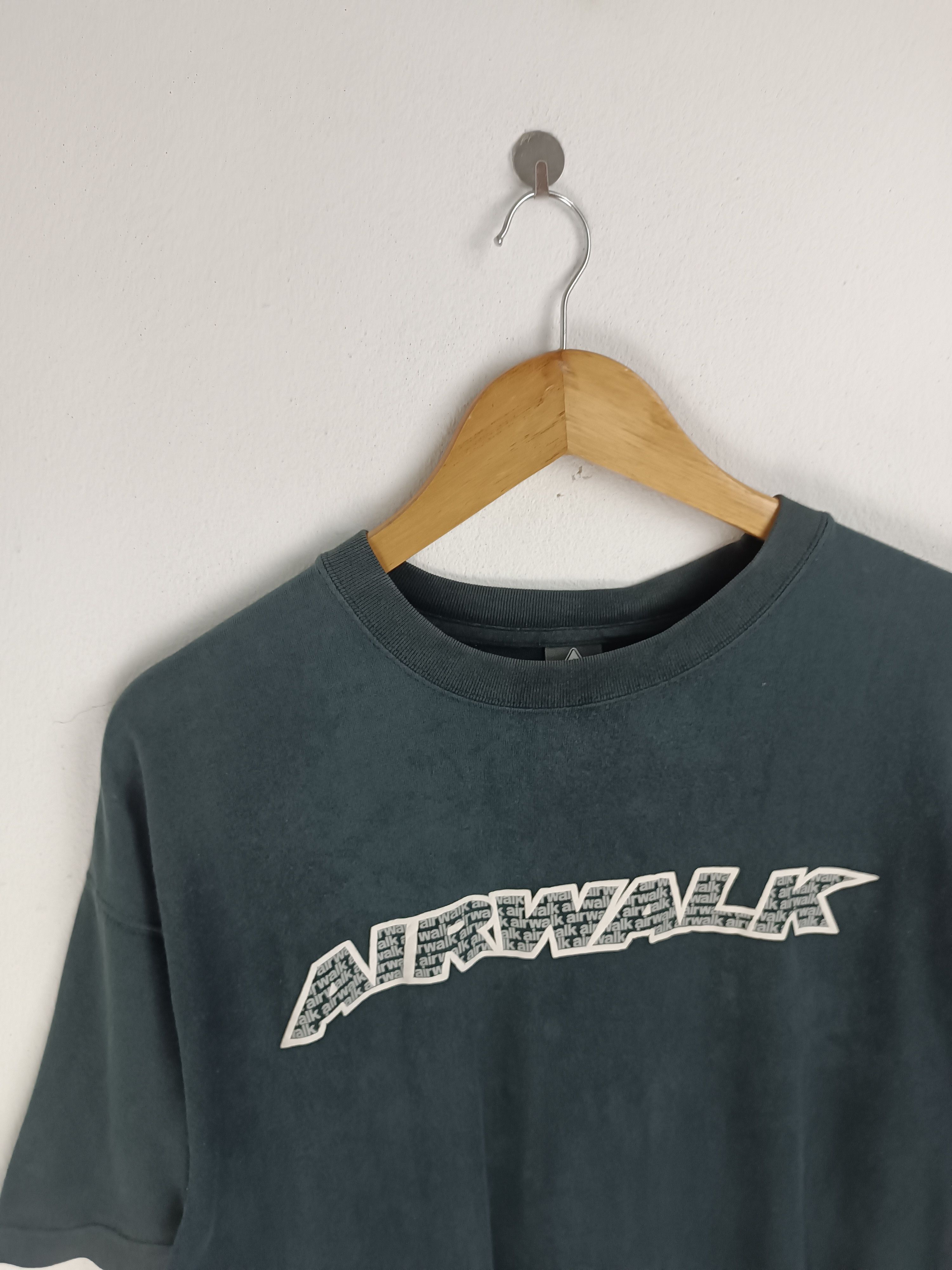 Airwalk THRASHED FADED VINTAGE Y2K AIRWALK VERY RARE JNCO DOGTOWN Size US L / EU 52-54 / 3 - 5 Thumbnail