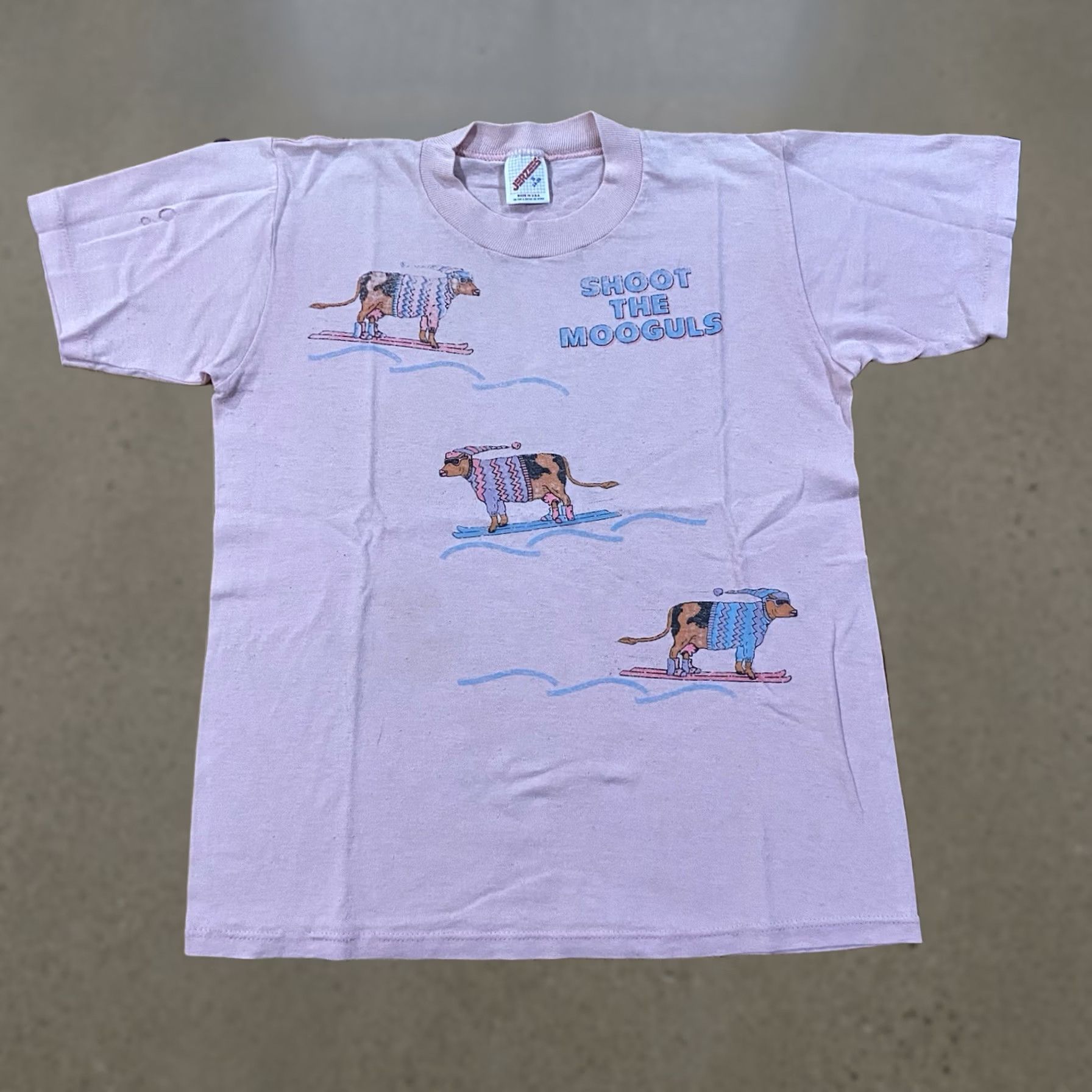 Jerzees VINTAGE 1987 Ski Biking Shoot The Mooguls Jerzees USA S T-Shirt Mens Shirt Short Sleeve Crew Neck Pink 80s Outdoor Ski Racing Finisher USA Oregon"} Size US S / EU 44-46 / 1 - 1 Thumbnail