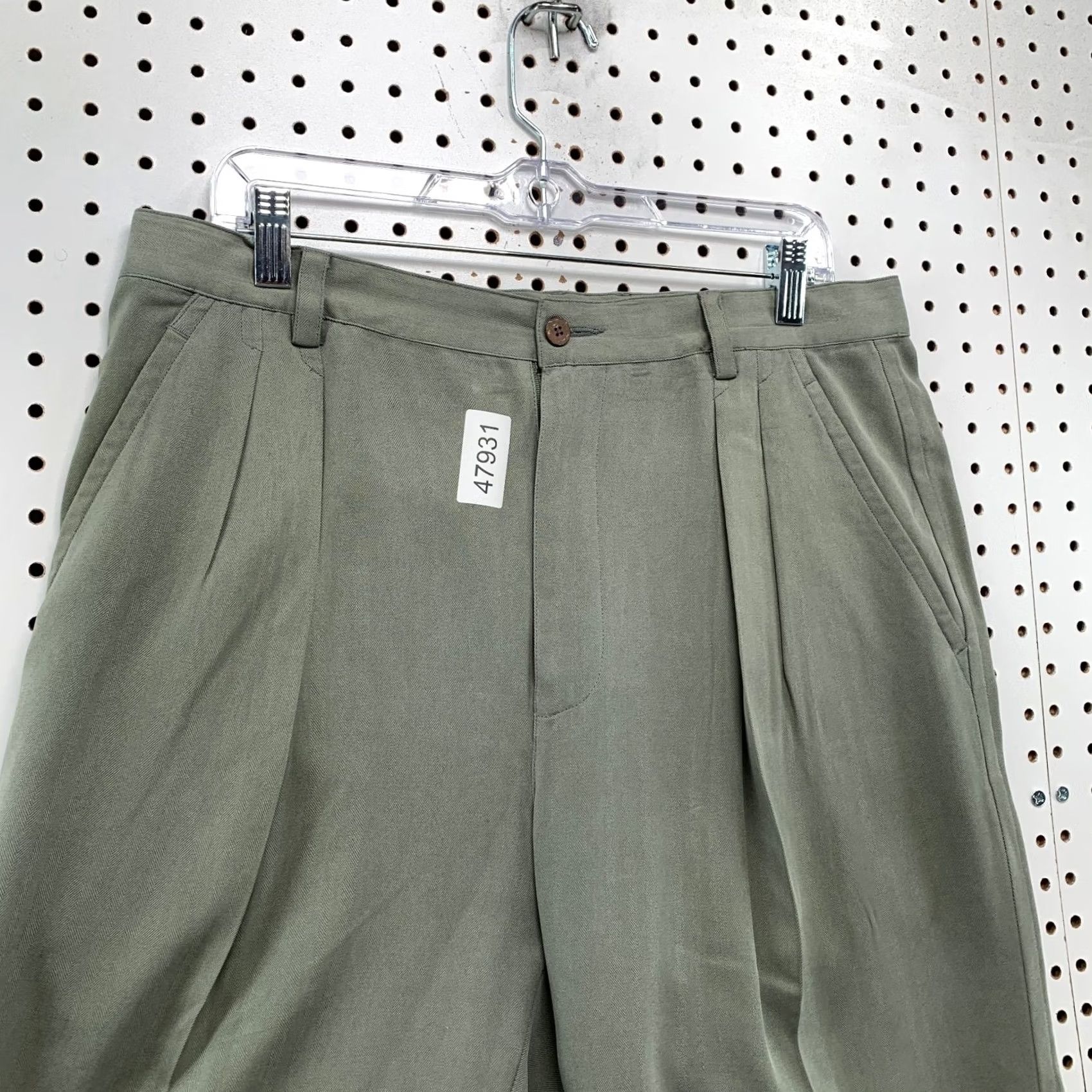 Tommy Bahama VINTAGE Tommy Bahama Silk Shorts Mens 34x8.5 Pleated Gray Preppy Casual Size US 34 / EU 50 - 6 Thumbnail
