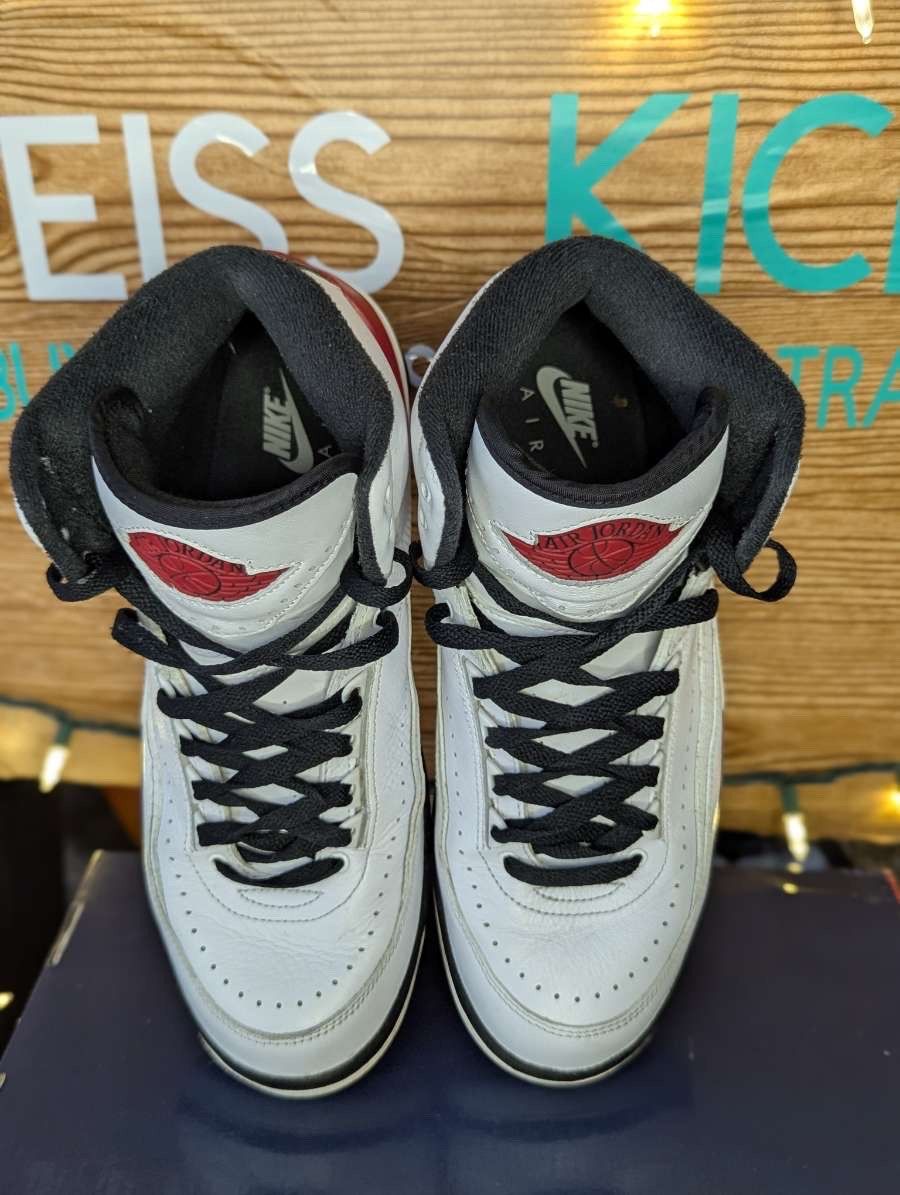 Jordan Brand Jordan 2 Chicago Size US 10.5 / EU 43-44 - 5 Thumbnail