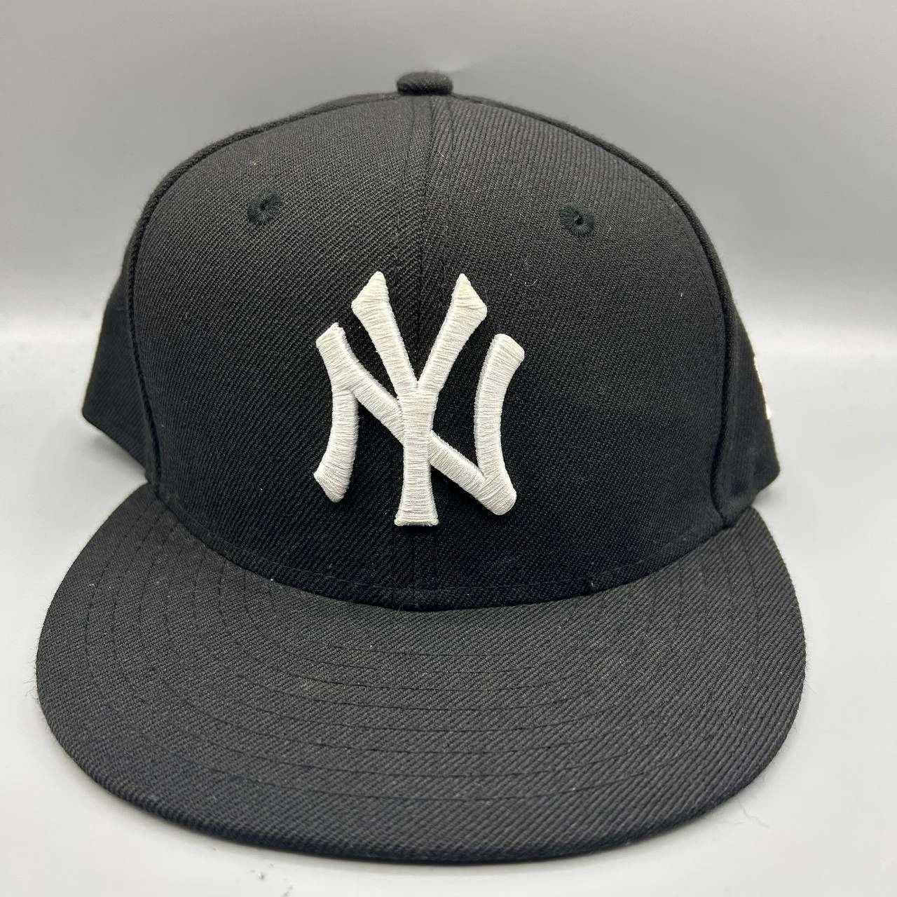 New Era New York Yankees Hat Men Black Embroidered Snap Back Wool Size ONE SIZE - 1 Thumbnail