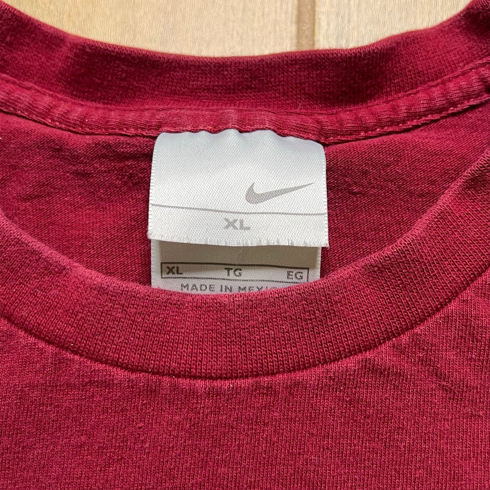 Nike Vintage Nike Swoosh T Shirt Sz Men XL Red Y2K baggy loose Size US XL / EU 56 / 4 - 3 Thumbnail