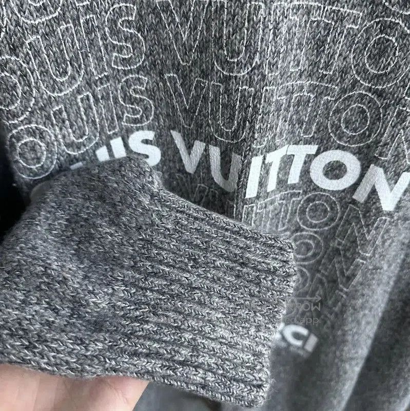 Louis Vuitton Louis Vuitton Men's XXL Gray Knit Sweater . Size US XXL / EU 58 / 5 - 4 Thumbnail
