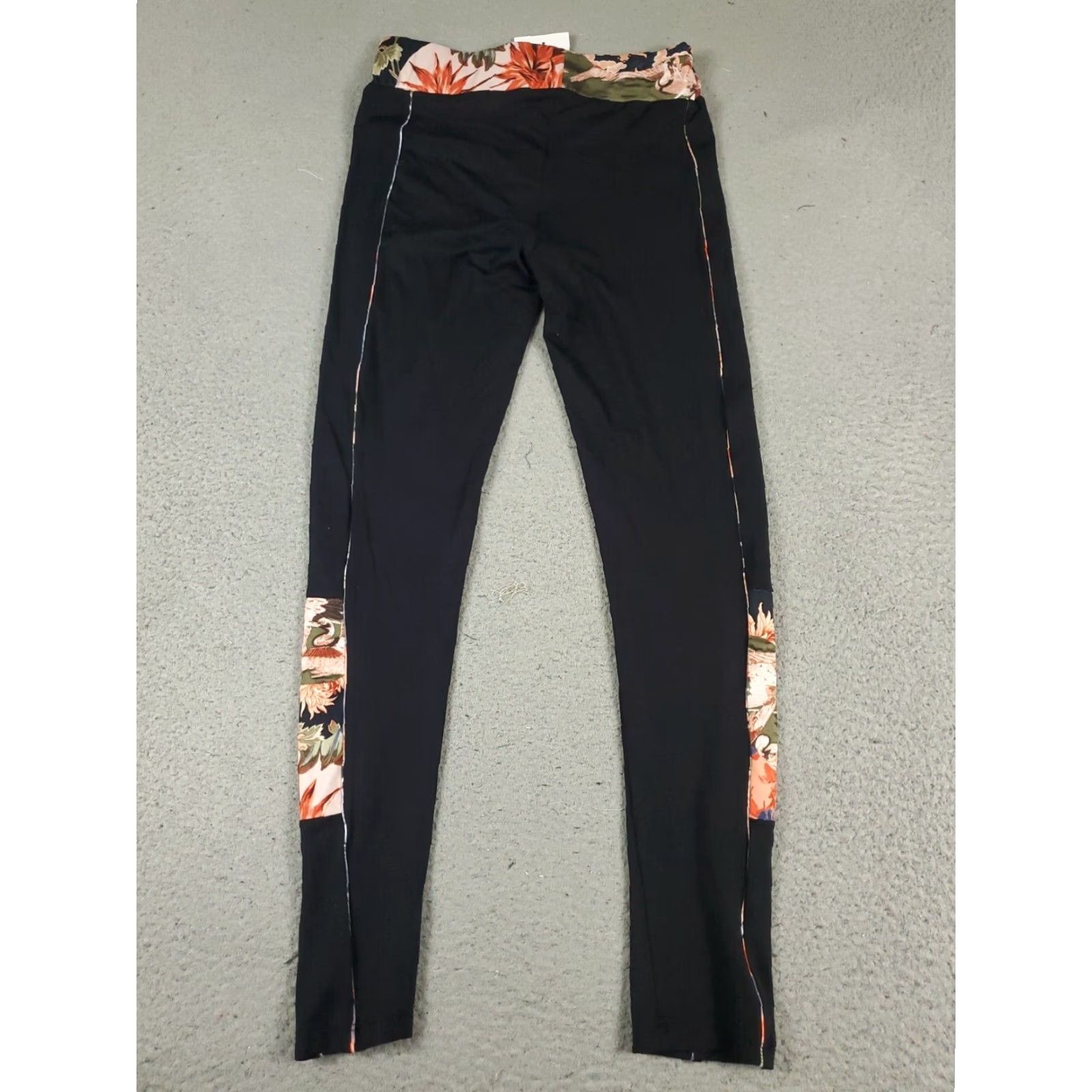 Zara Zara Pants Womens Black Floral Accents Yoga Stretch Leggings M Size Regular Fit Size 32" / US 10 / IT 46 - 5 Thumbnail