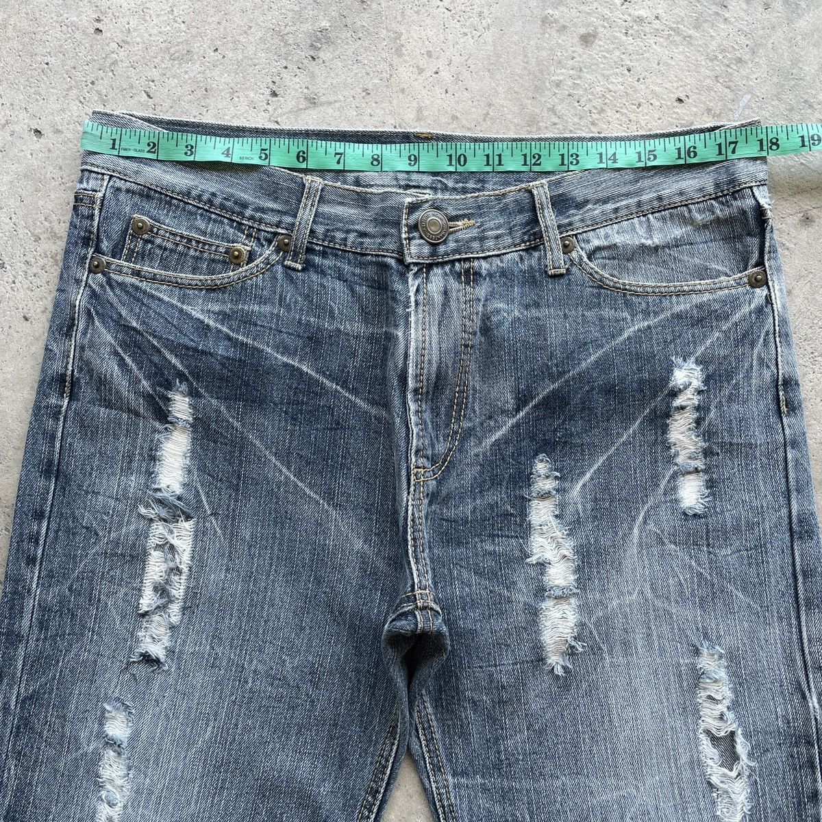 Japanese Brand Vintage Japanese Jeans Distressed Faded Denim Pants W36x27 Size US 36 / EU 52 - 5 Thumbnail
