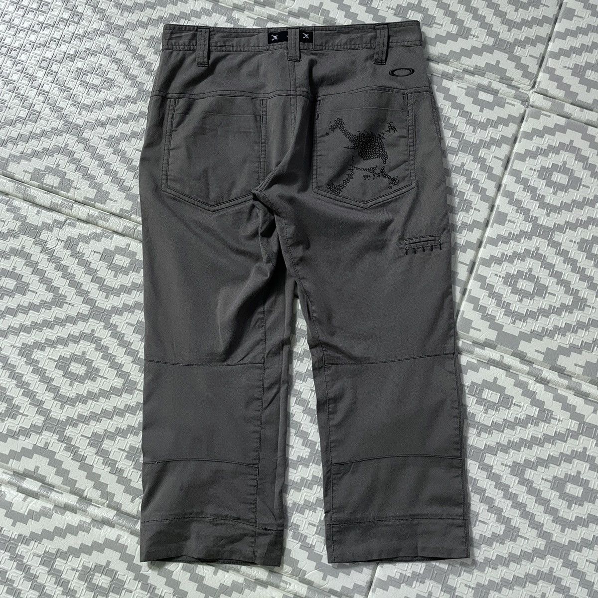 Oakley 🔥Oakley skull logo pocket cropped pants Size US 32 / EU 48 - 1 Thumbnail