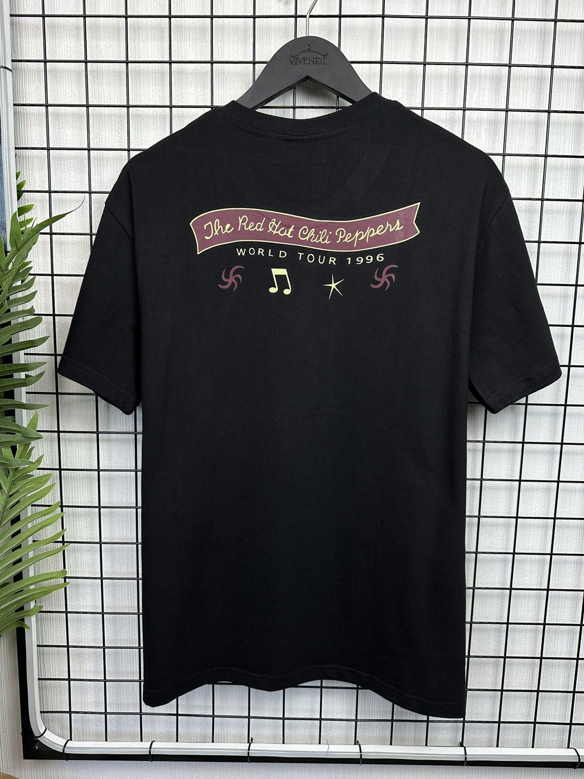 Band Tees Red Hot Chilli Peppers “World Tour 1995” Angel Men Black XL Size US XL / EU 56 / 4 - 10 Thumbnail