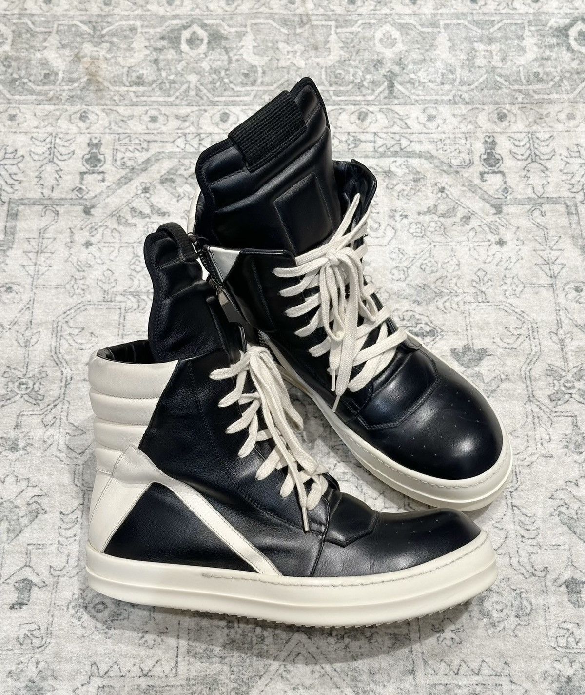 Rick Owens Rick Owens High-Top Black & White Inverted Triangle Size US 8 / EU 41 - 4 Thumbnail