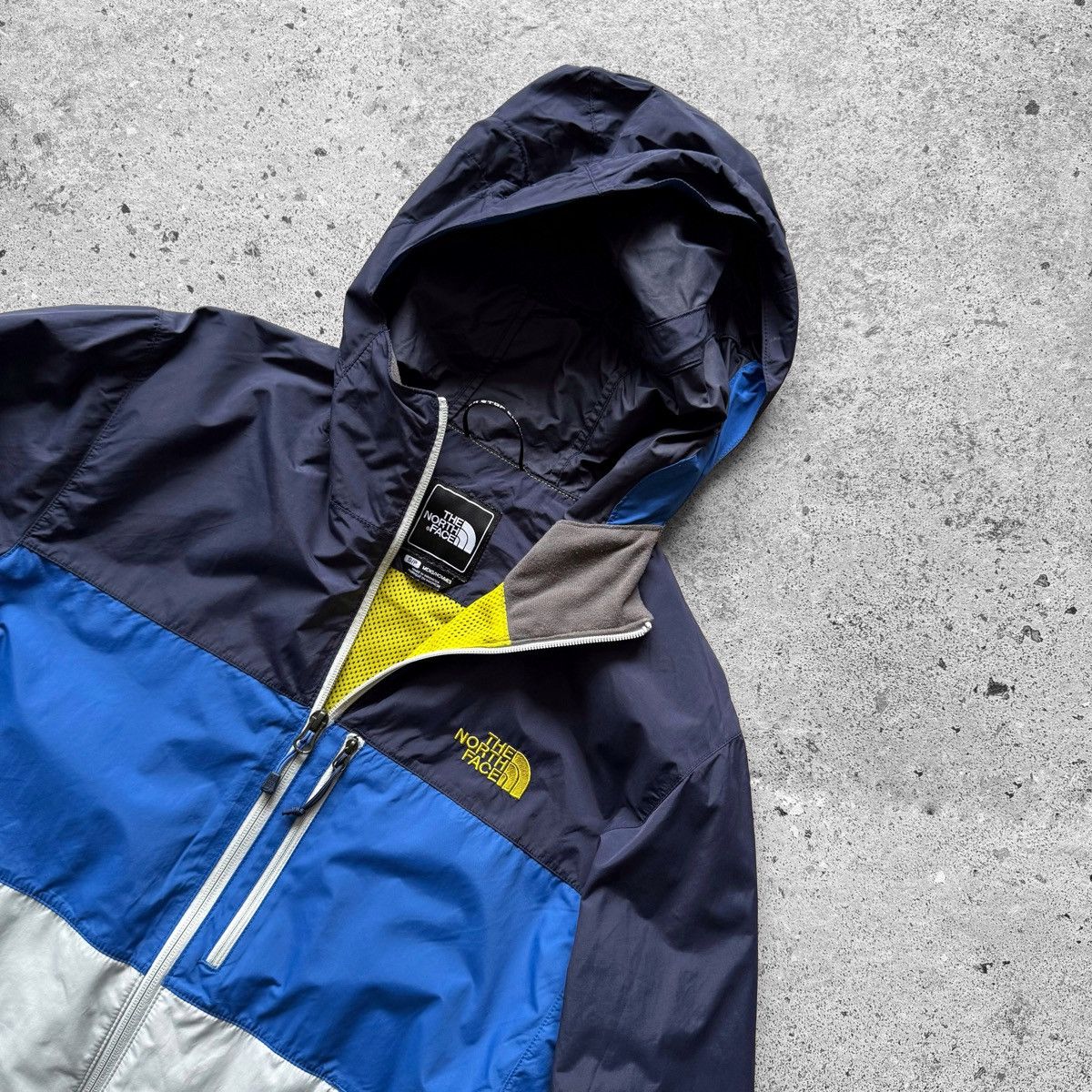 The North Face The North Face Mens Hooded Jacket Windbreaker Outdoor Hiking Size US S / EU 44-46 / 1 - 4 Thumbnail