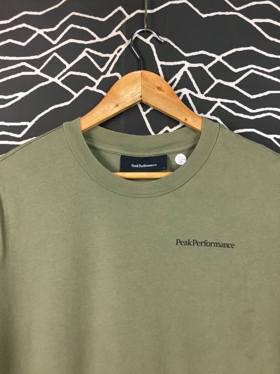 Peak Performance Peak Performance R&D Logo Olive Green Casual Wear Tee Size US S / EU 44-46 / 1 - 7 Thumbnail