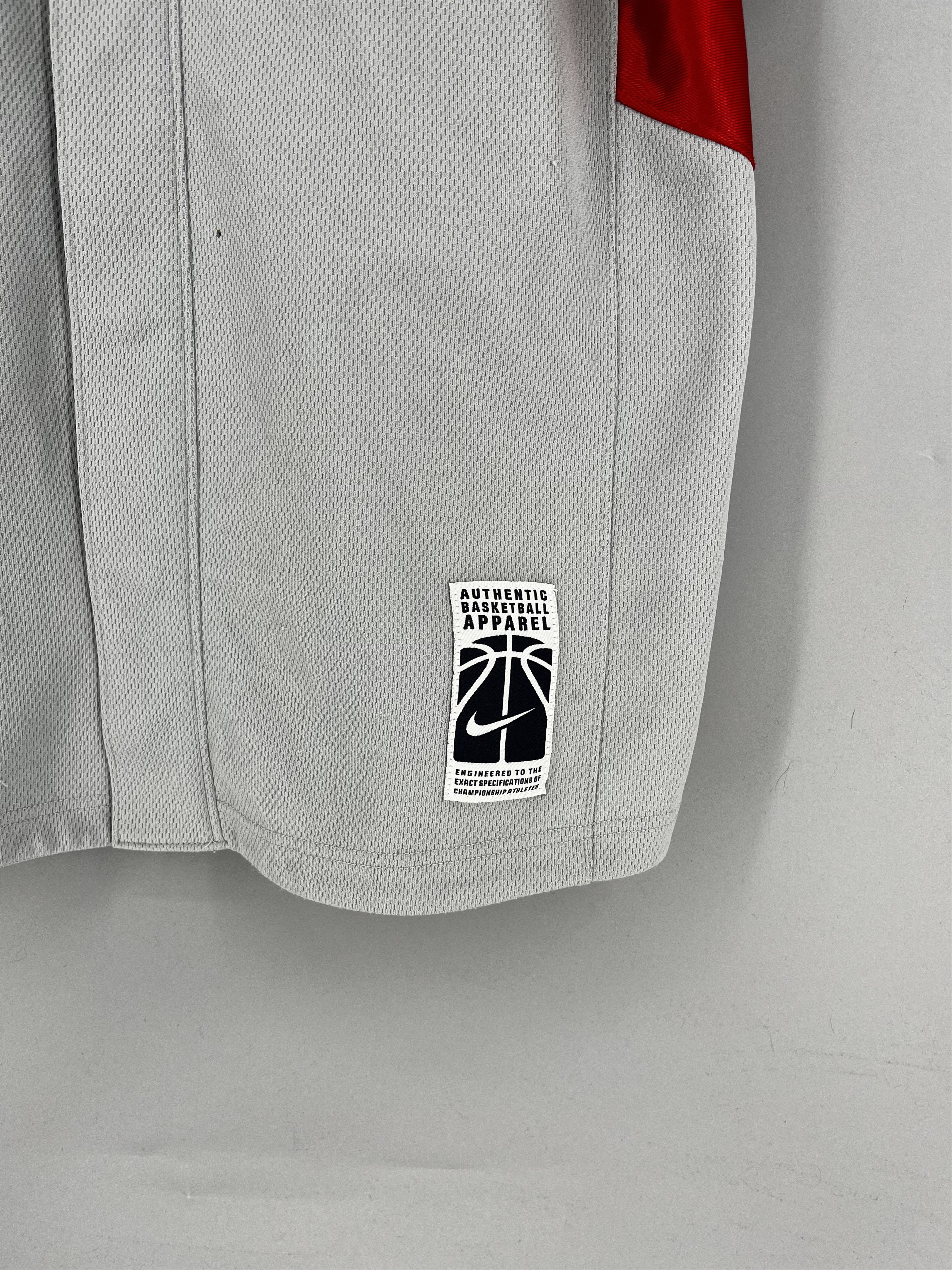 Nike Nike Vintage Basketball Jersey T-shirt Size S 2004 Size US S / EU 44-46 / 1 - 7 Thumbnail