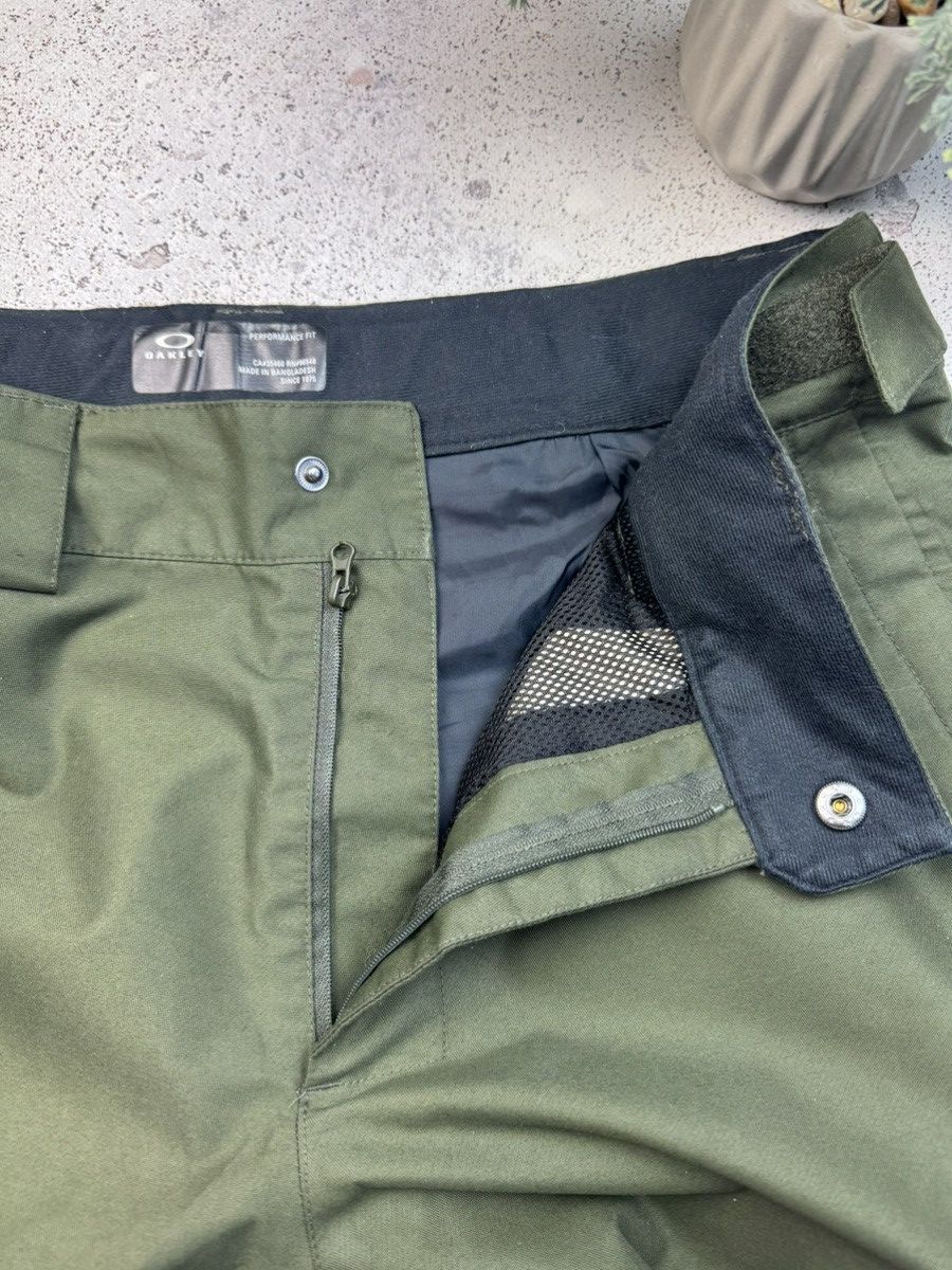 Oakley Vintage Oakley Multi-pocket Cargo Ski Pants Size M Size US 32 / EU 48 - 14 Thumbnail